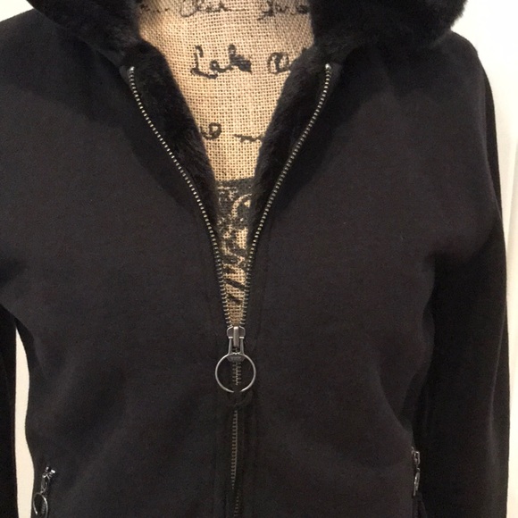 black jacket - Picture 5 of 8